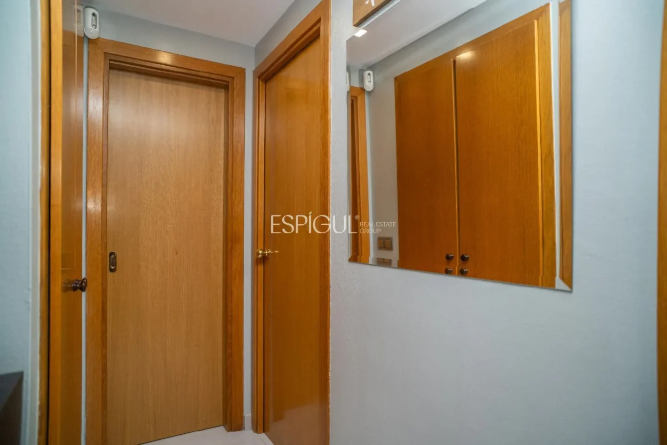 Helle Zweizimmerwohnung mit Terrasse im Zentrum von Girona