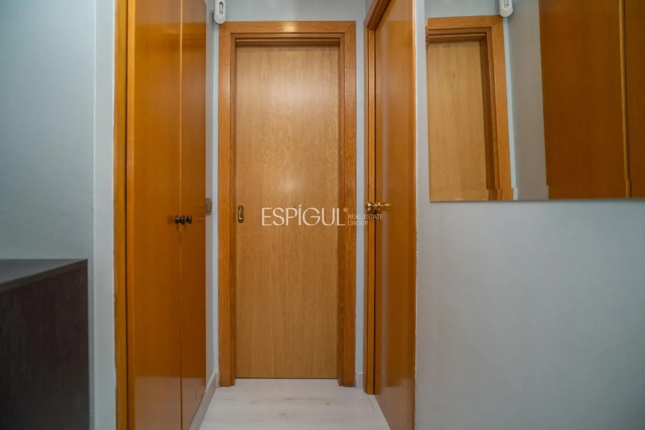 Helle Zweizimmerwohnung mit Terrasse im Zentrum von Girona