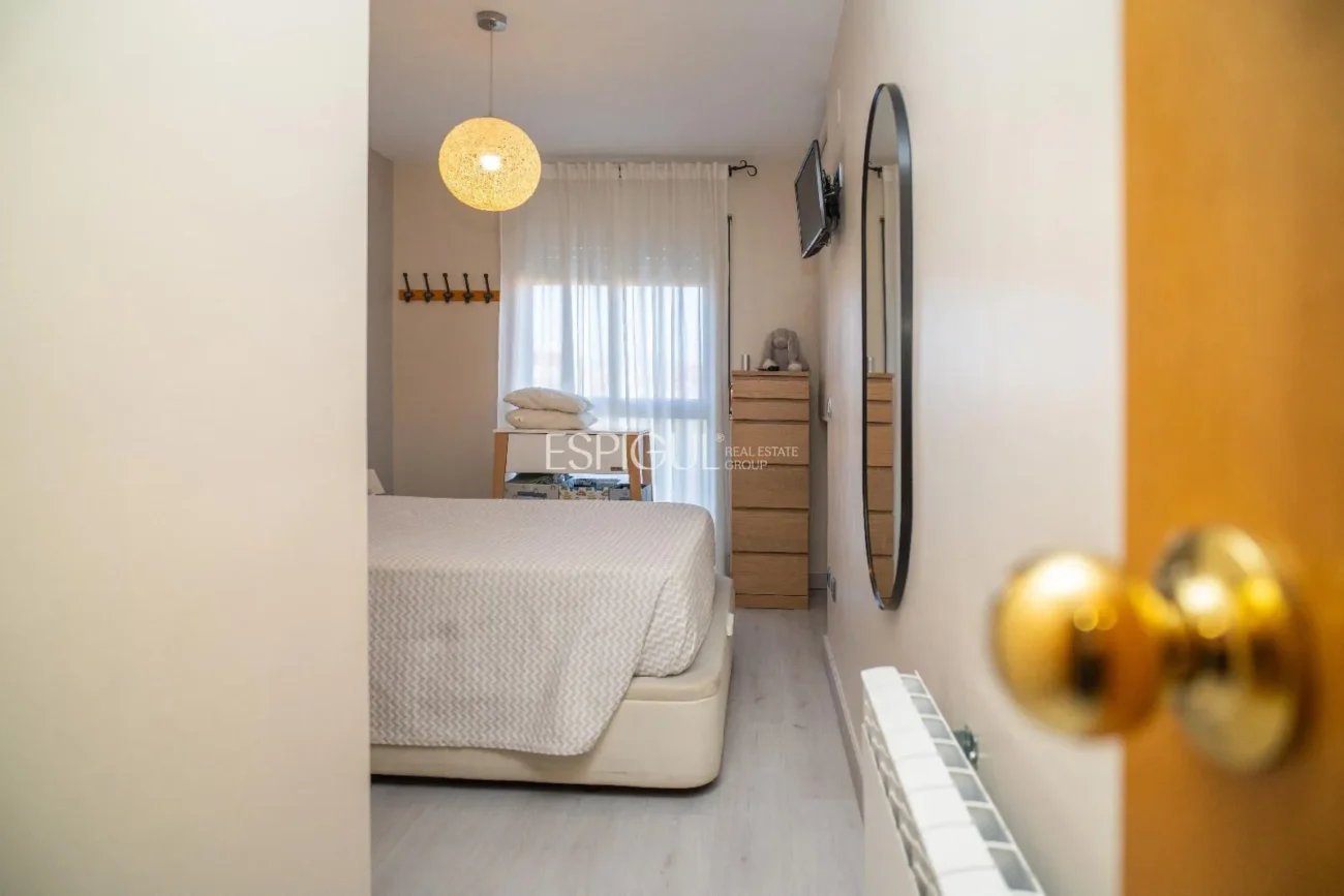 Helle Zweizimmerwohnung mit Terrasse im Zentrum von Girona