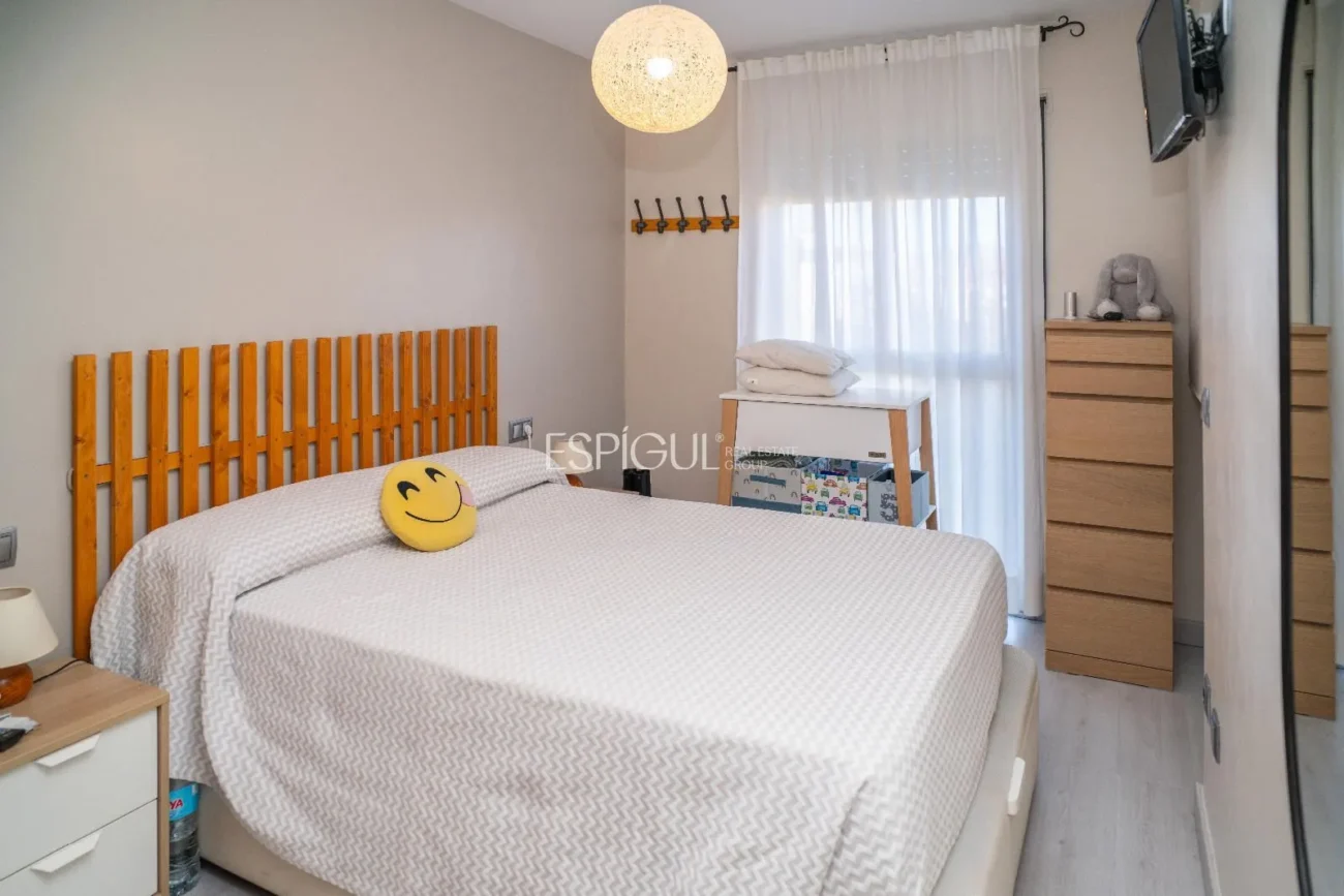 Helle Zweizimmerwohnung mit Terrasse im Zentrum von Girona