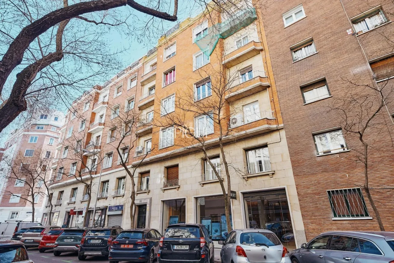 Modern renovated apartment on Calle del General Oraá