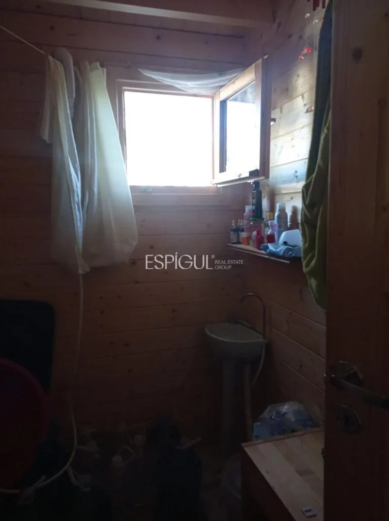 Parcela y casa de madera en Can Fornaca de Riudarenes