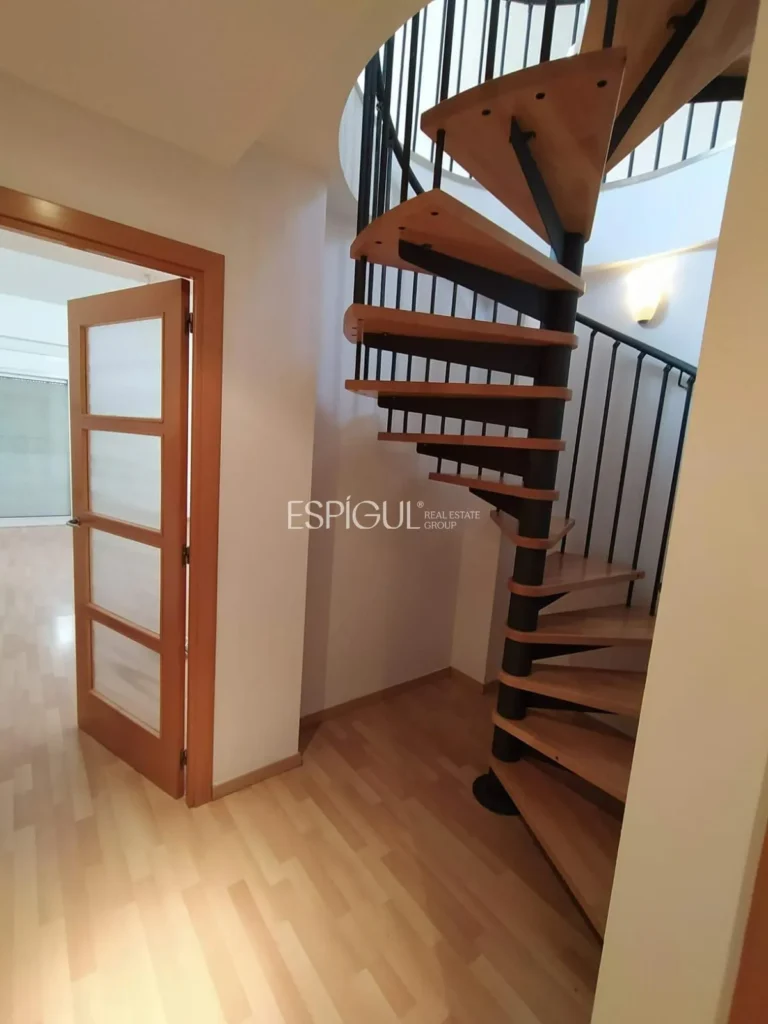 Appartement penthouse-duplex exclusif dans la rue Santa Maria de Gérone