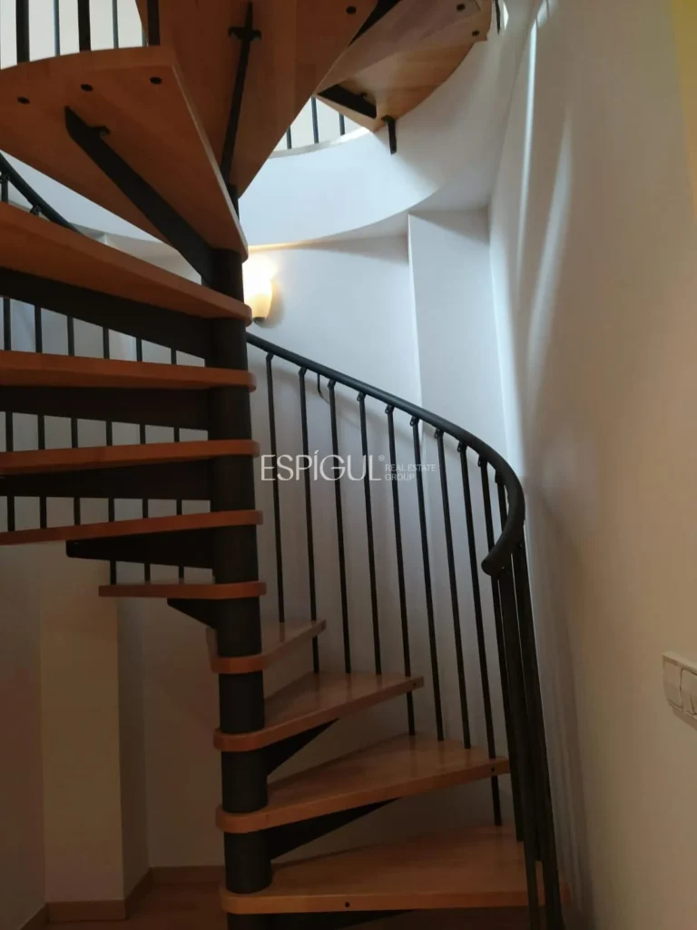 Appartement penthouse-duplex exclusif dans la rue Santa Maria de Gérone