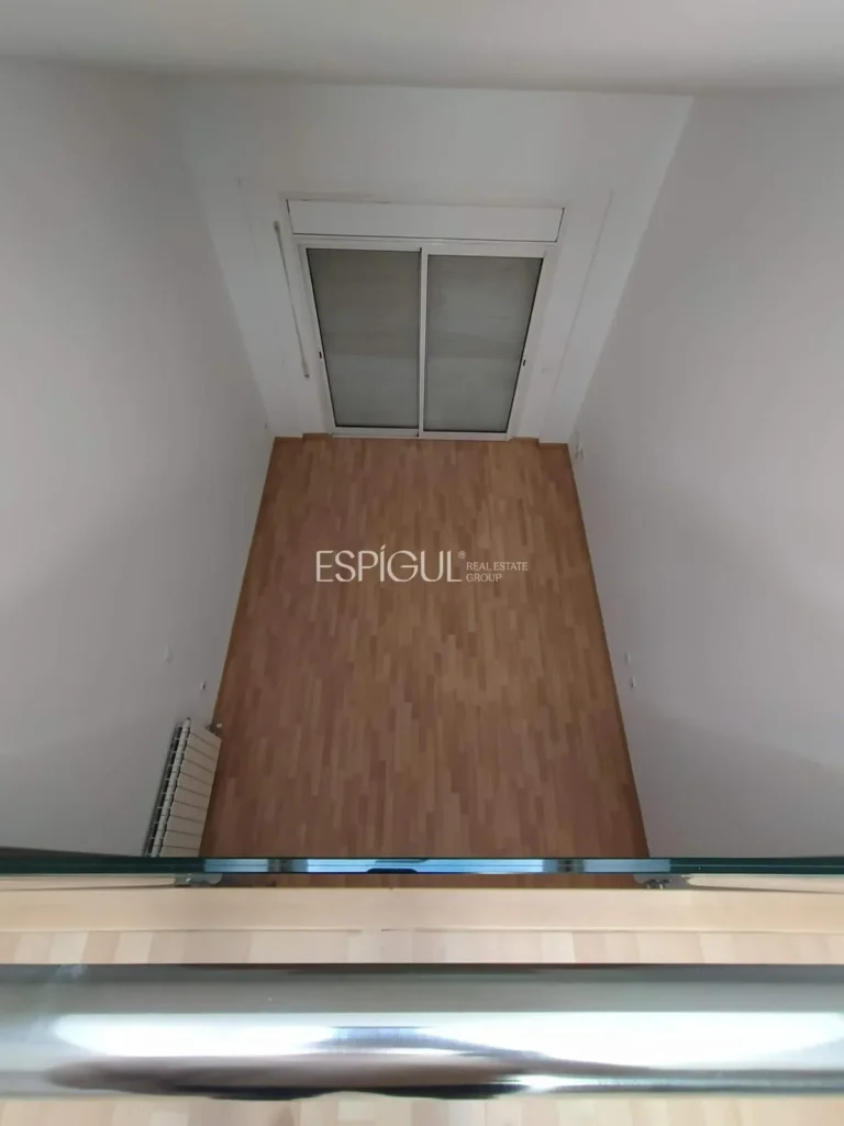 Appartement penthouse-duplex exclusif dans la rue Santa Maria de Gérone