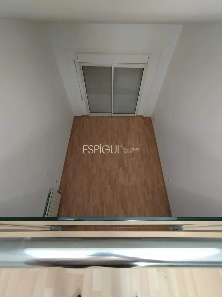 Appartement penthouse-duplex exclusif dans la rue Santa Maria de Gérone