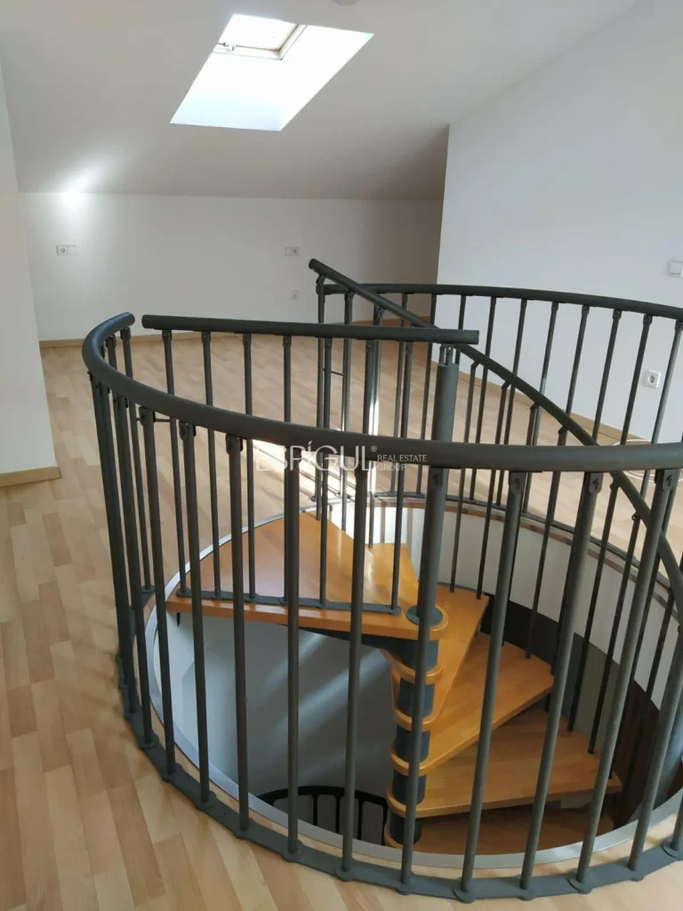 Appartement penthouse-duplex exclusif dans la rue Santa Maria de Gérone