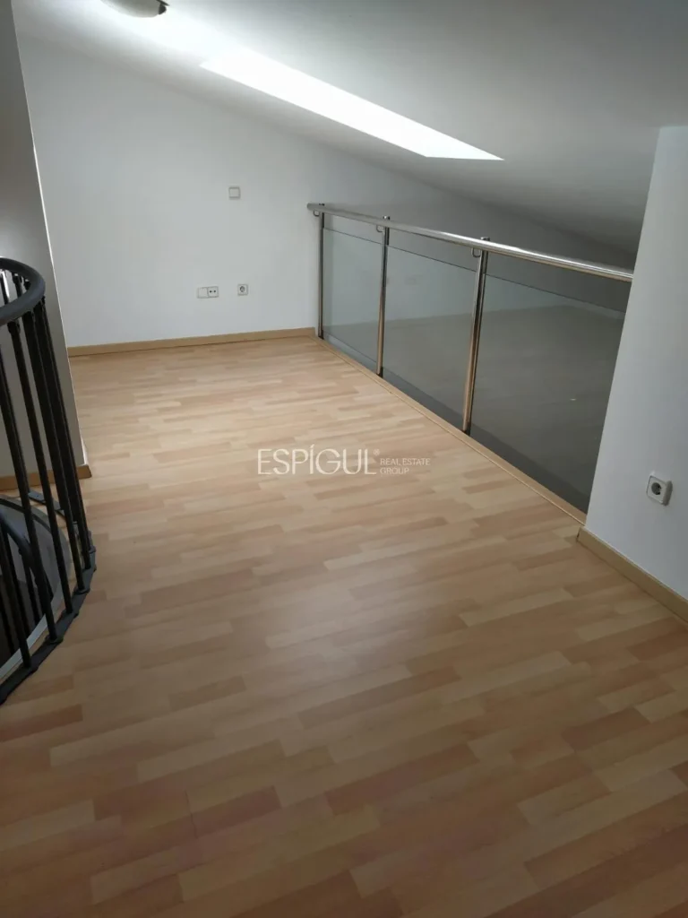 Appartement penthouse-duplex exclusif dans la rue Santa Maria de Gérone