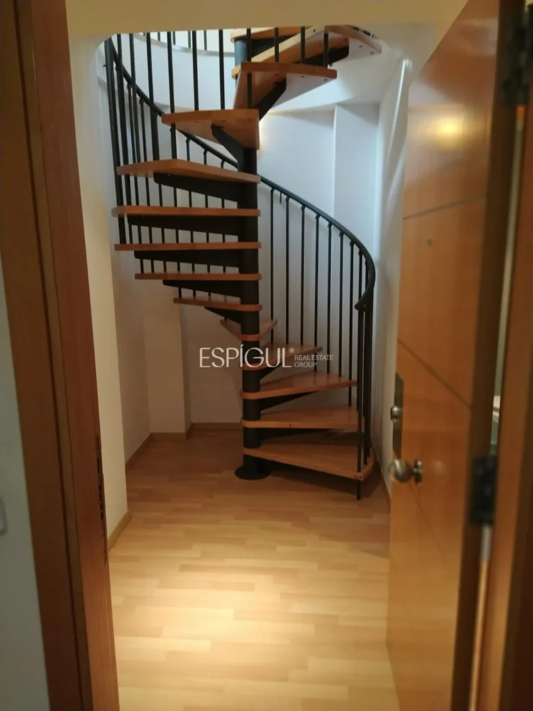 Appartement penthouse-duplex exclusif dans la rue Santa Maria de Gérone