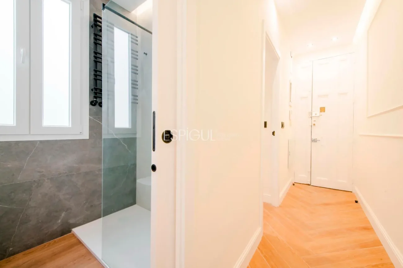 Appartement de luxe flambant neuf dans un immeuble classique – Quartier de Salamanque