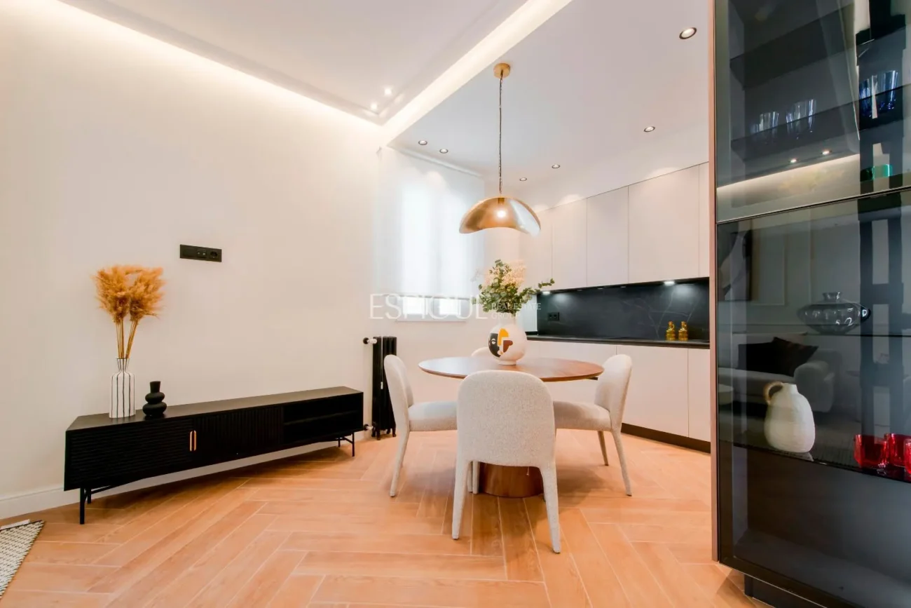 Appartement de luxe flambant neuf dans un immeuble classique – Quartier de Salamanque