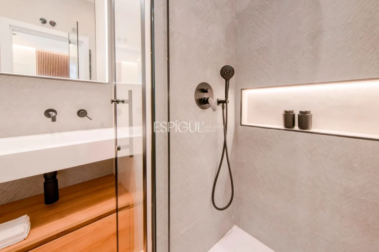 Appartement de luxe flambant neuf dans un immeuble classique – Quartier de Salamanque