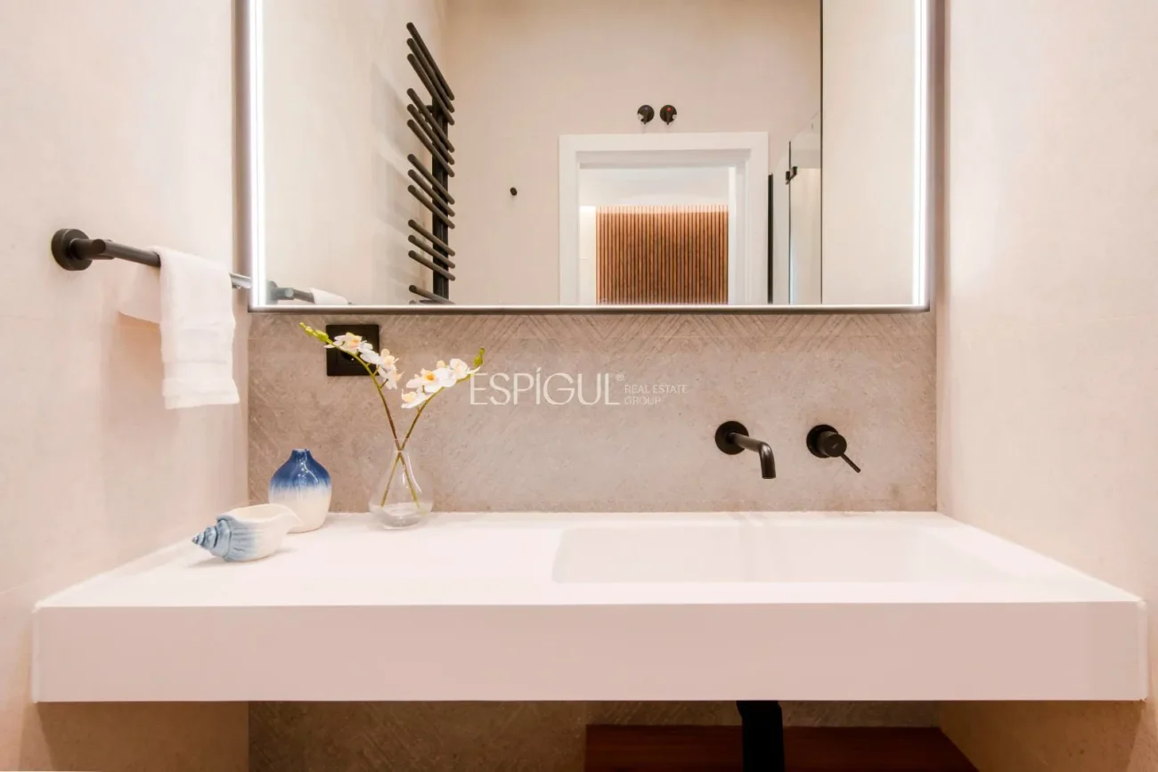 Brand New Luxury Apartment in Classic Building – Salamanca District