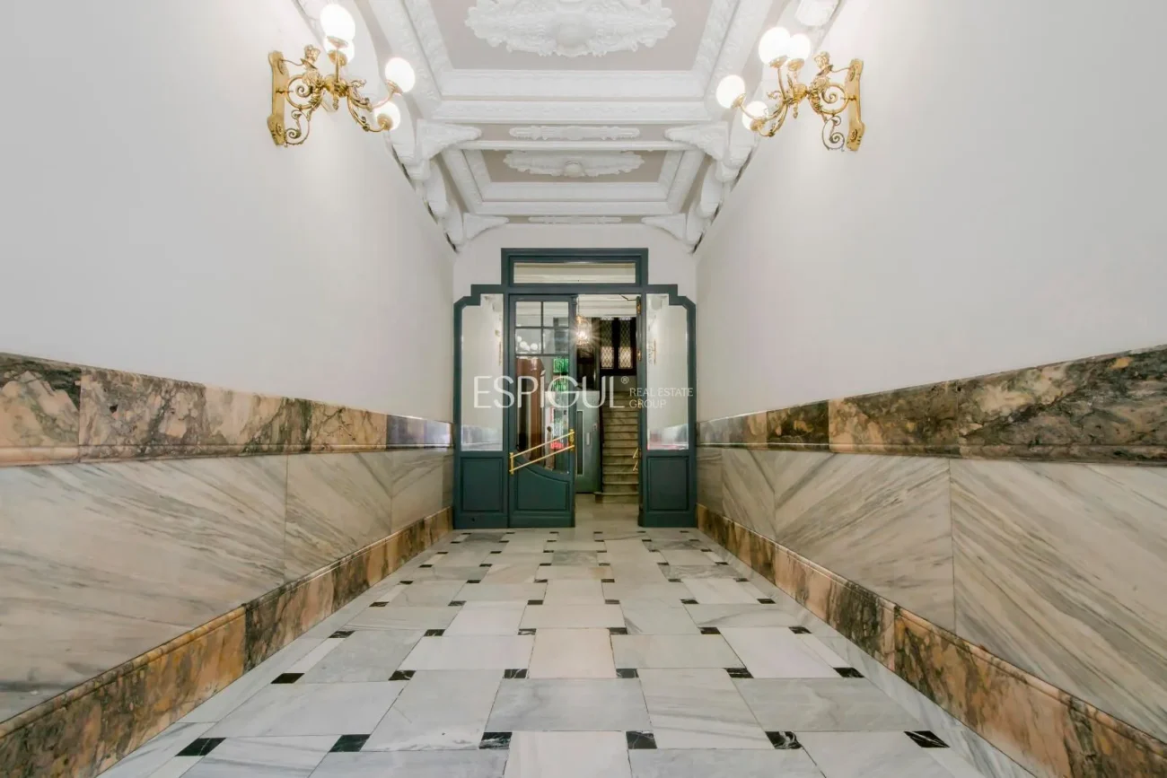 Brand New Luxury Apartment in Classic Building – Salamanca District