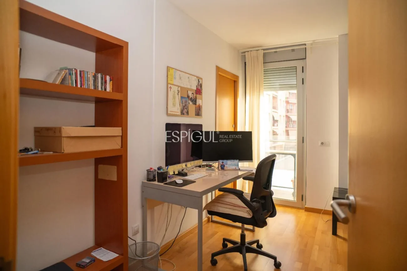 Piso en venta en Girona con dos habitaciones