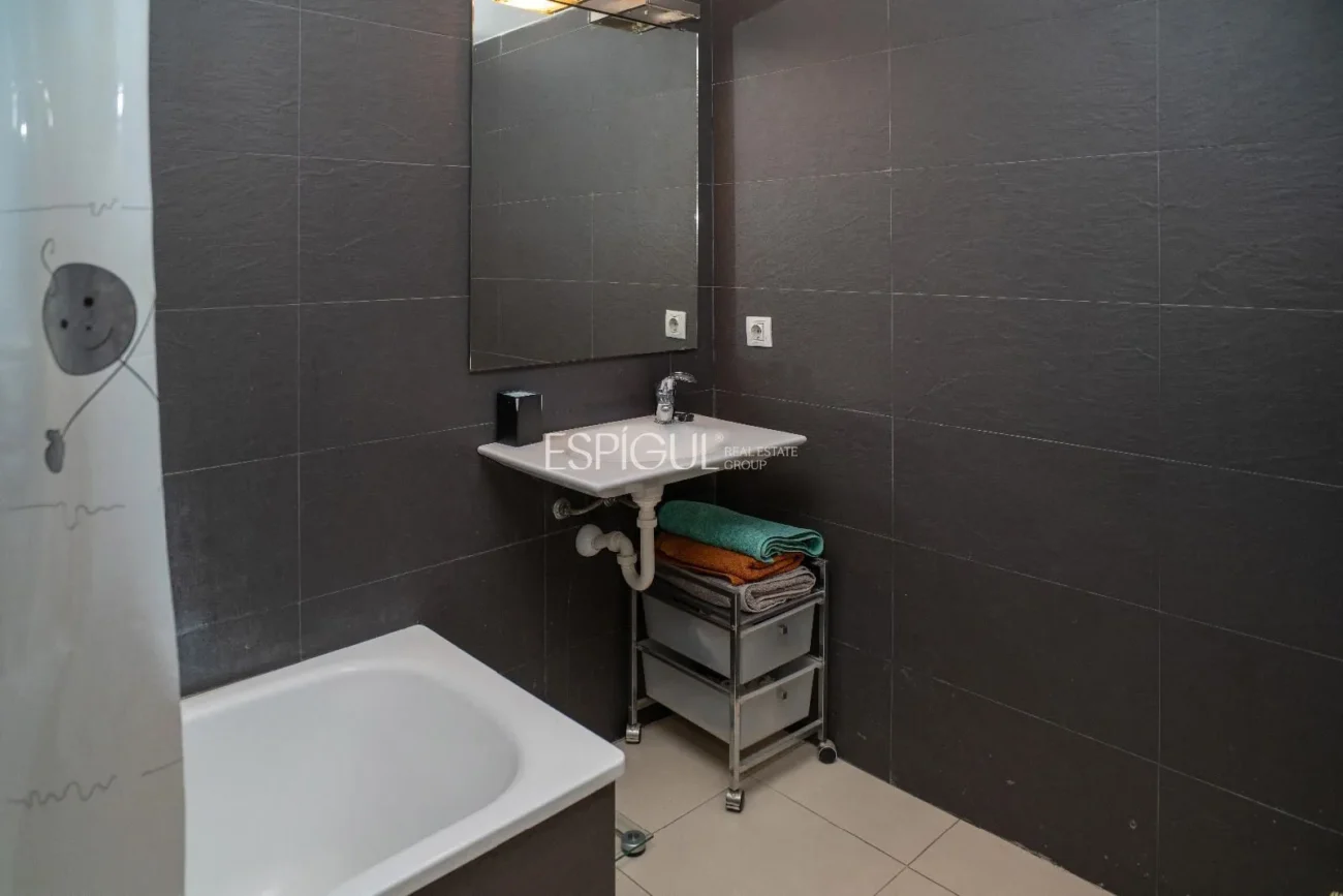 Piso en venta en Girona con dos habitaciones