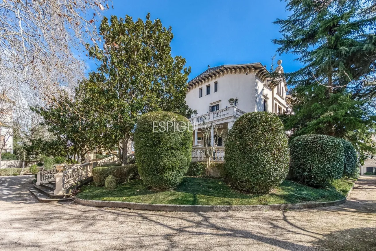 Villa modernista única de 1914 completamente restaurada y reformada