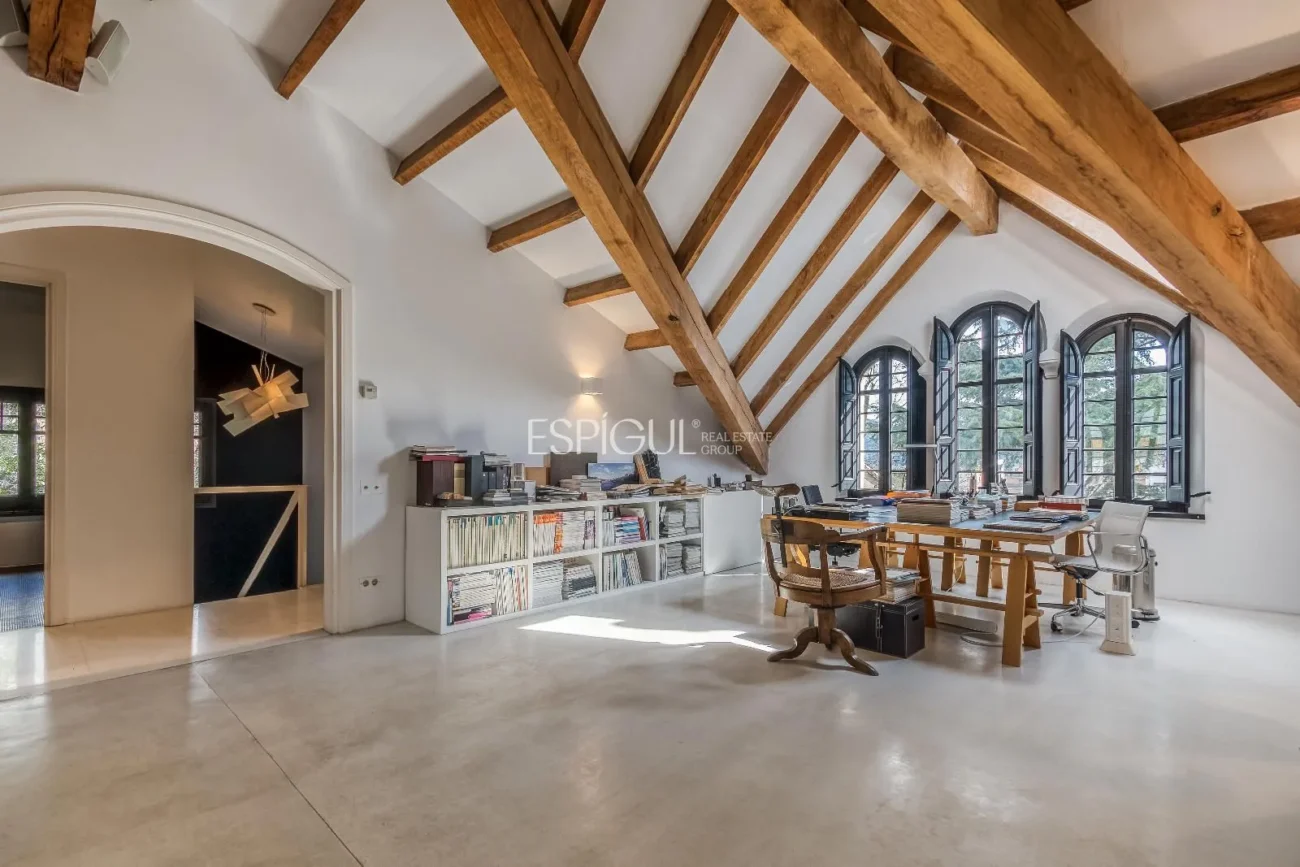 Casa modernista única de 1914 completament restaurada i reformada