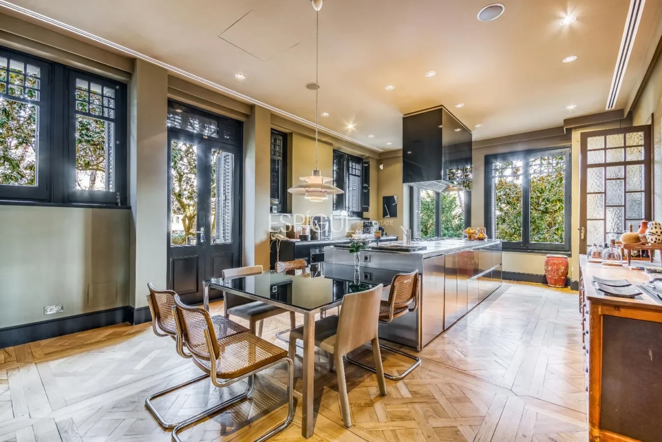Casa modernista única de 1914 completament restaurada i reformada