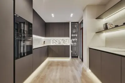 Renovated Exterior Apartment in Maria De Molina Street, Salamanca District