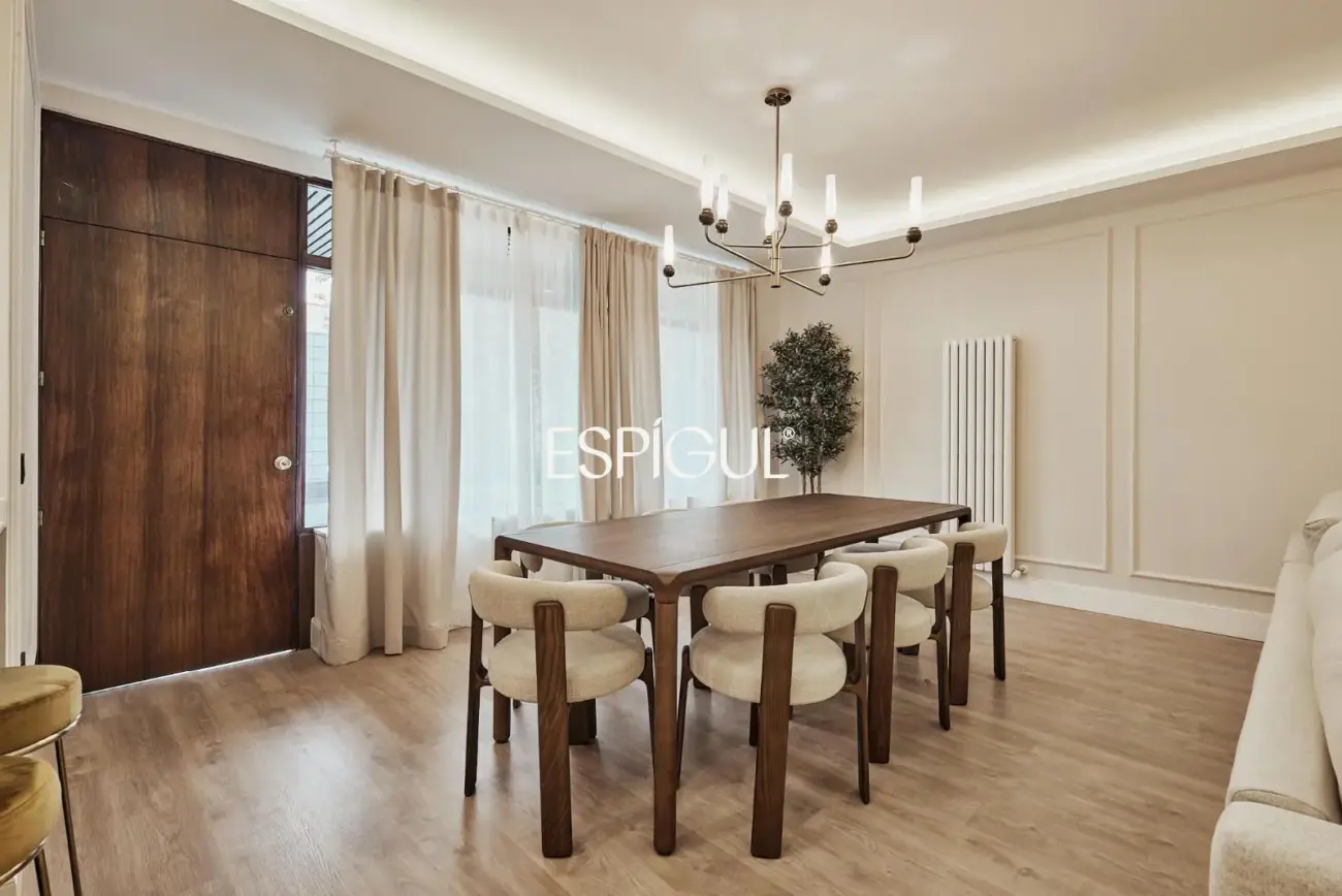 Renovated Exterior Apartment in Maria De Molina Street, Salamanca District