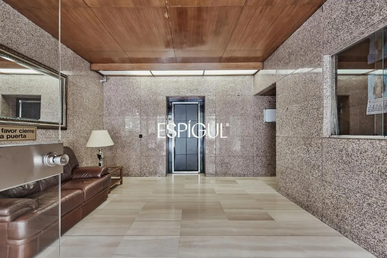 Renovated Exterior Apartment in Maria De Molina Street, Salamanca District
