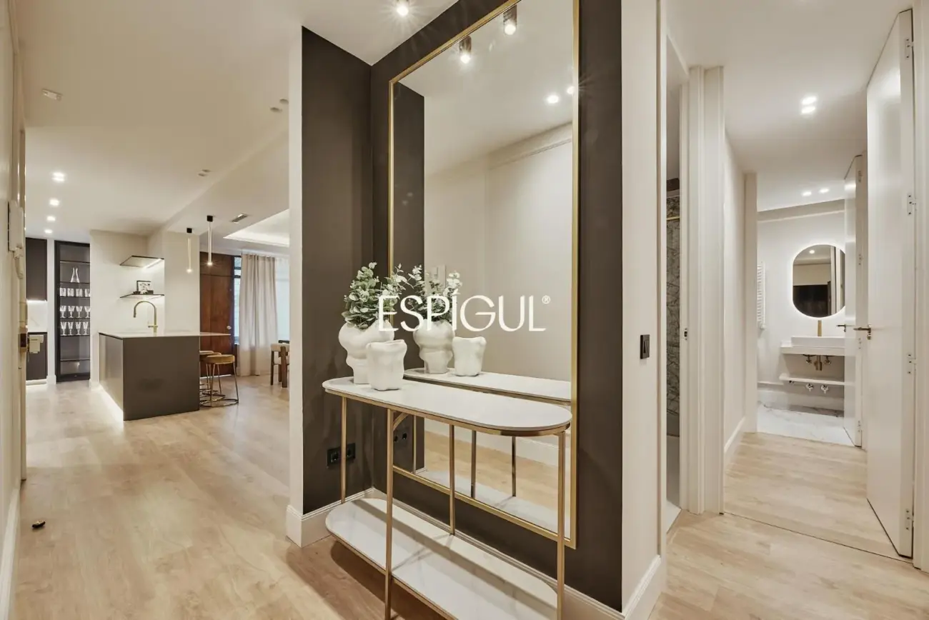 Renovated Exterior Apartment in Maria De Molina Street, Salamanca District