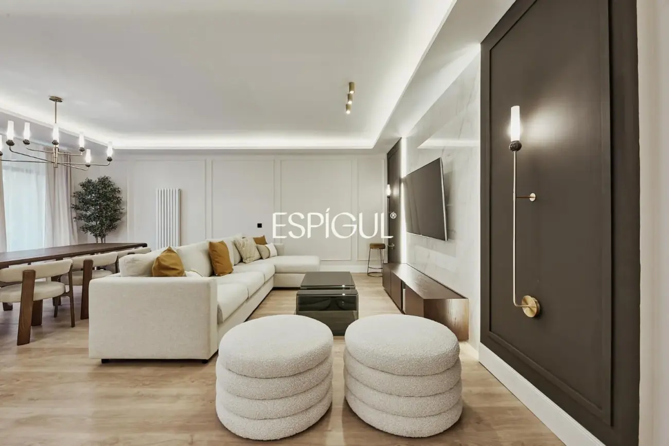 Renovated Exterior Apartment in Maria De Molina Street, Salamanca District