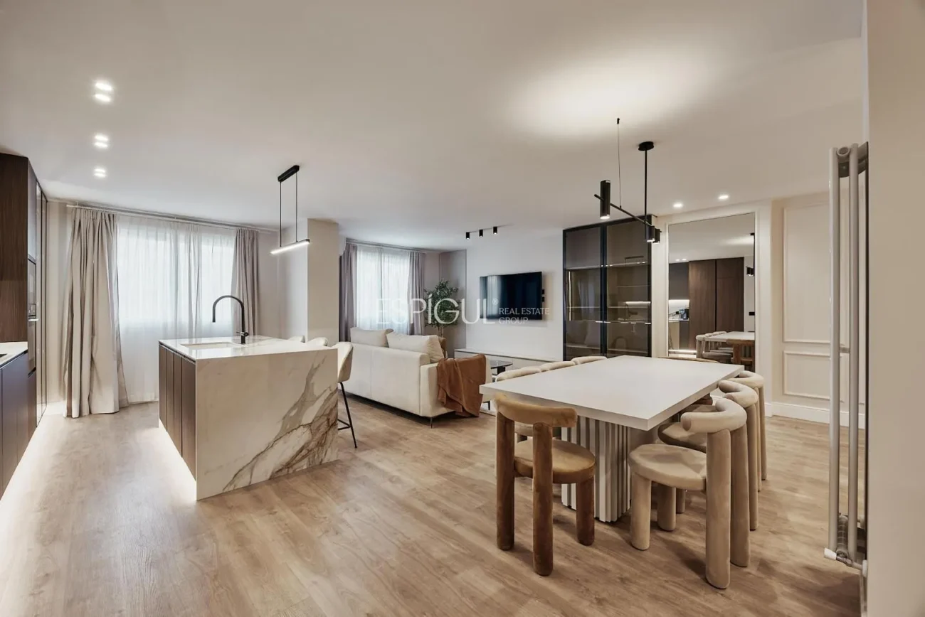 Vivienda reformada y exterior en Calle Conde de Peñalver, Lista