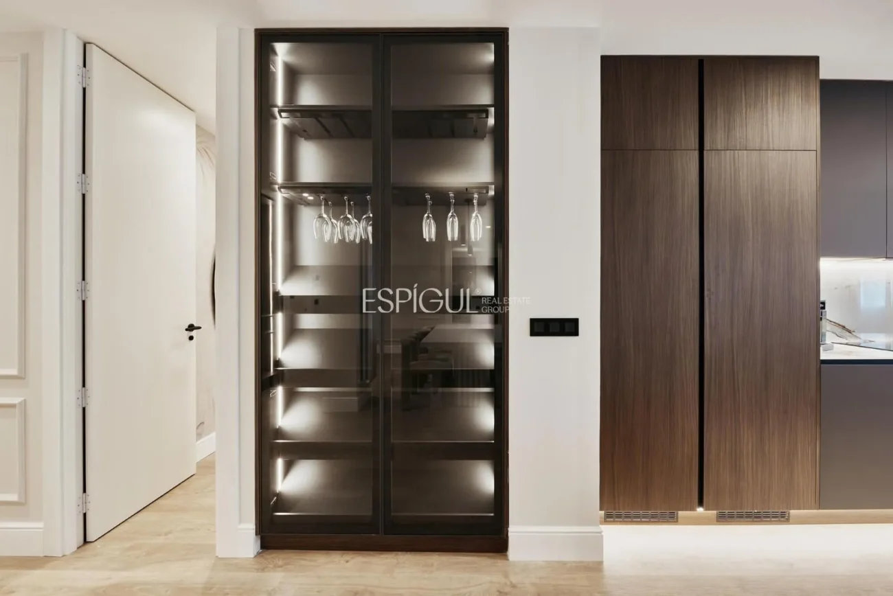 Vivienda reformada y exterior en Calle Conde de Peñalver, Lista