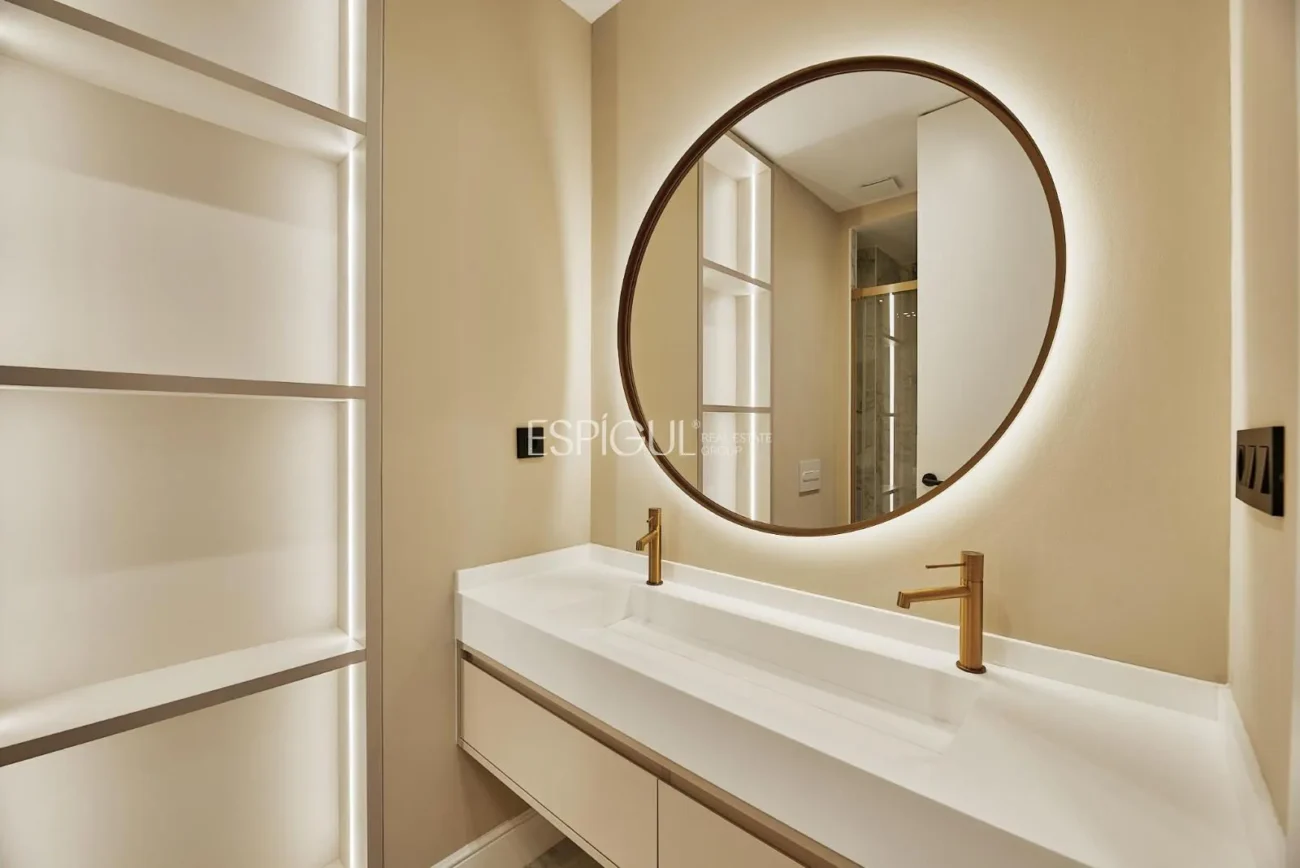 Vivienda reformada y exterior en Calle Conde de Peñalver, Lista