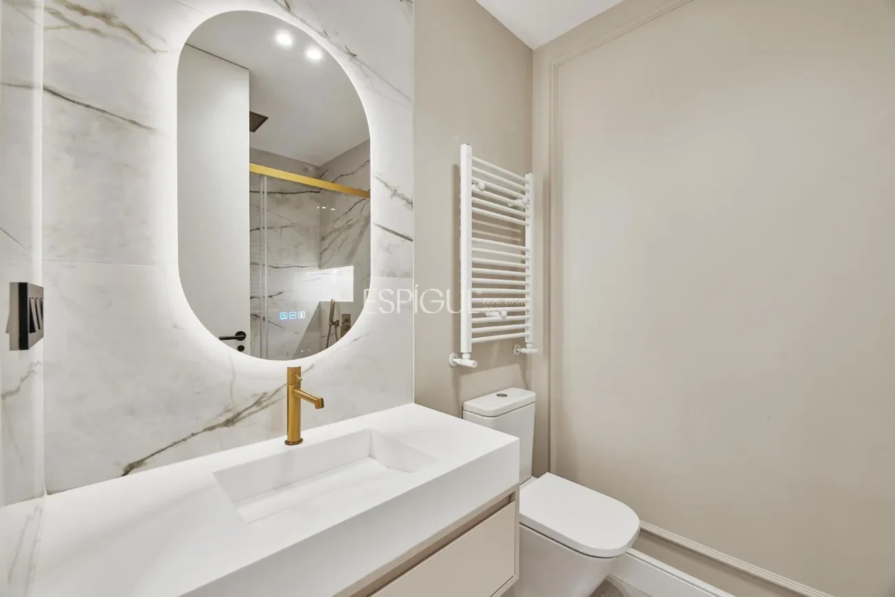 Vivienda reformada y exterior en Calle Conde de Peñalver, Lista