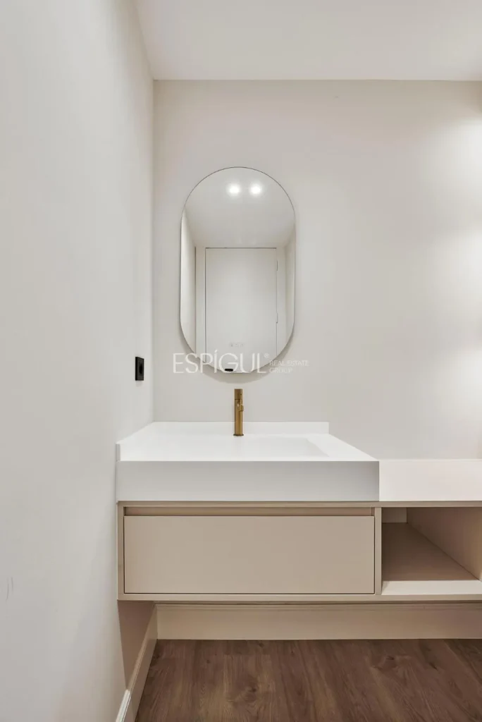 Vivienda reformada y exterior en Calle Conde de Peñalver, Lista