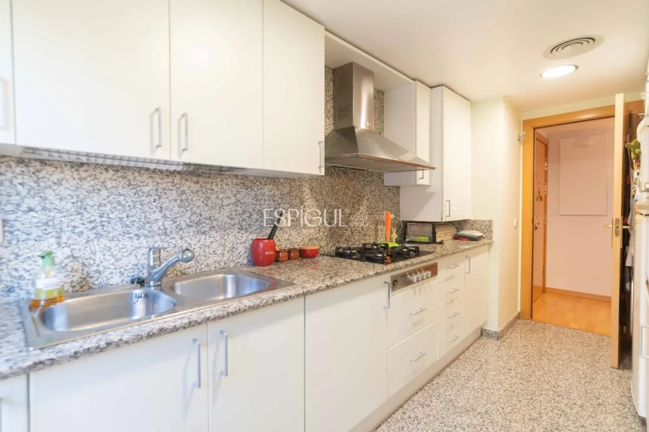 Acogedor piso de 2 habitaciones en pleno Parc Migdia