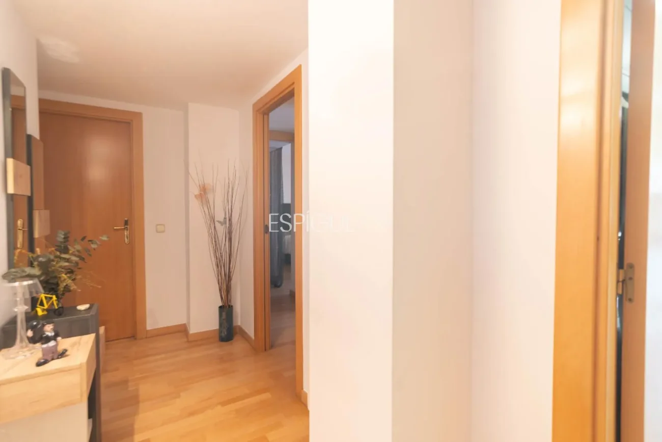 Acogedor piso de 2 habitaciones en pleno Parc Migdia