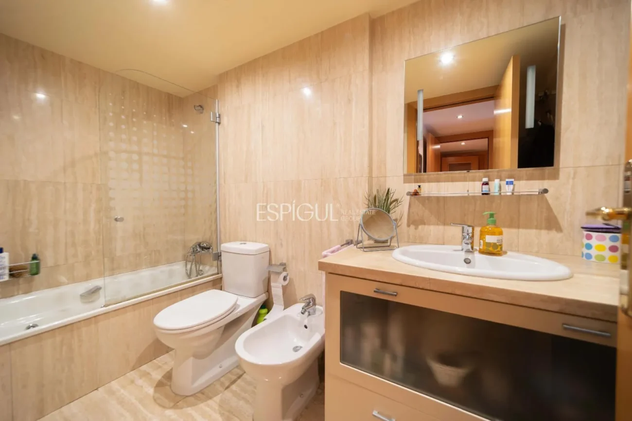 Acogedor piso de 2 habitaciones en pleno Parc Migdia