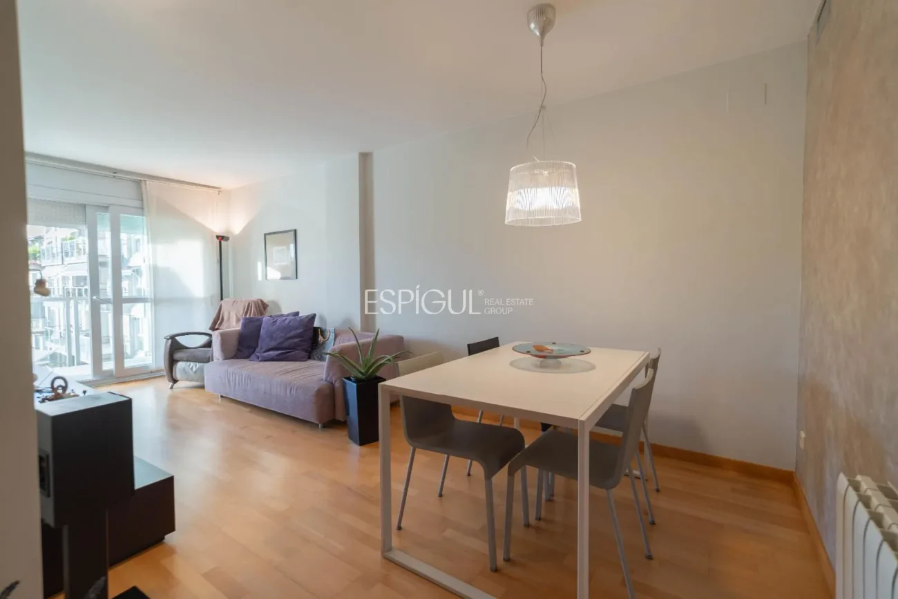 Acogedor piso de 2 habitaciones en pleno Parc Migdia