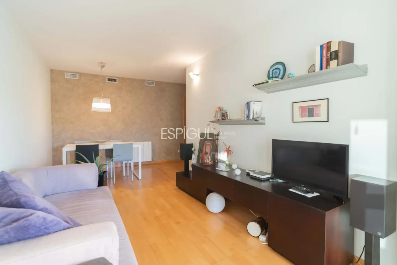 Acogedor piso de 2 habitaciones en pleno Parc Migdia