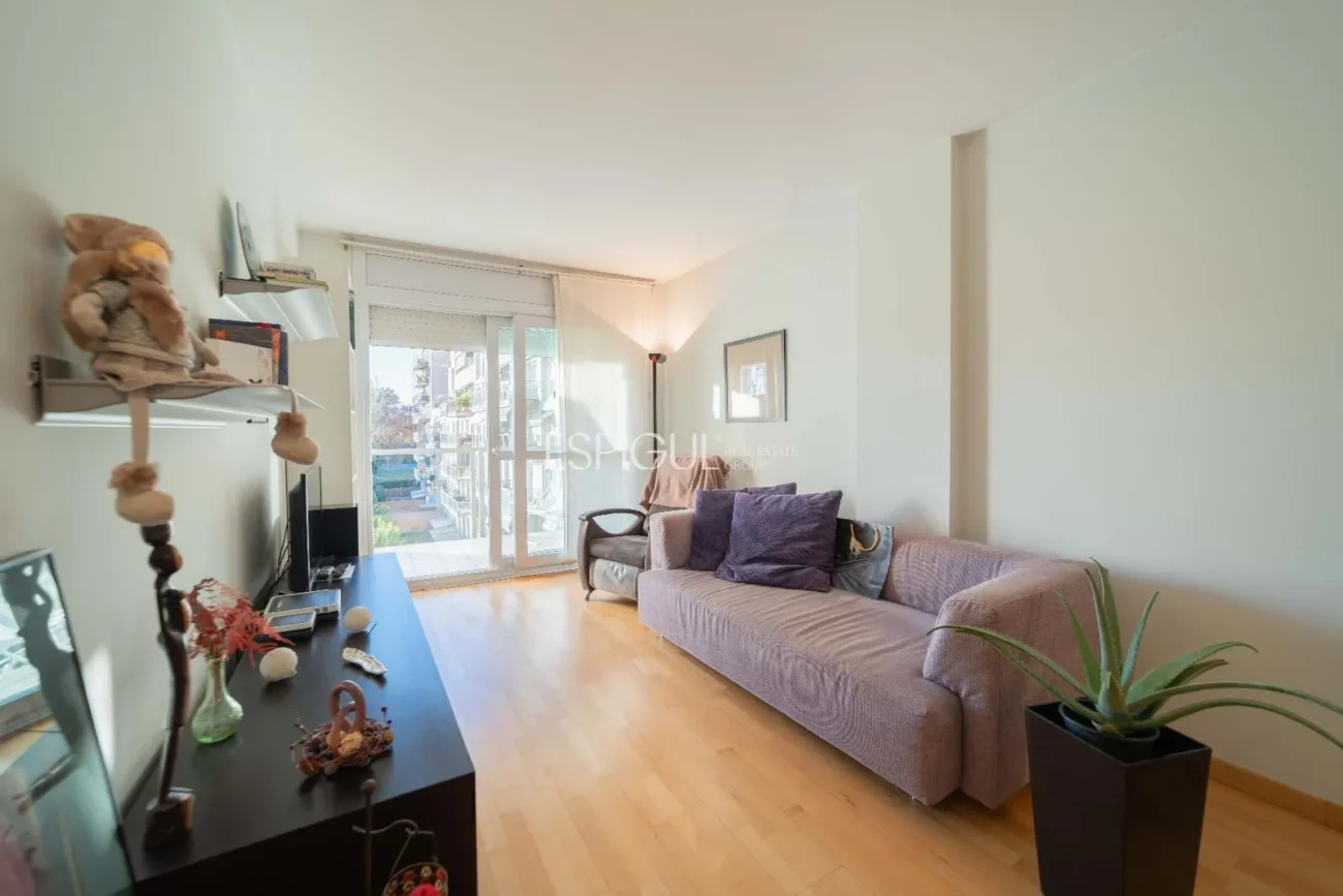 Acogedor piso de 2 habitaciones en pleno Parc Migdia