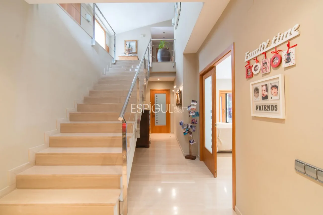 Amplia casa de 6 habitaciones con piscina en Sant Berger, Teià