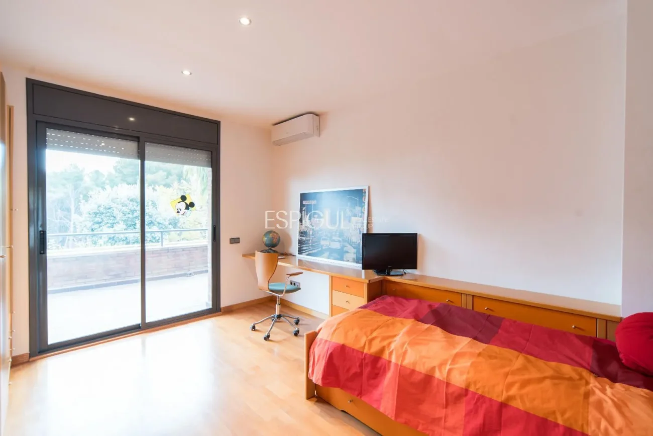 Amplia casa de 6 habitaciones con piscina en Sant Berger, Teià