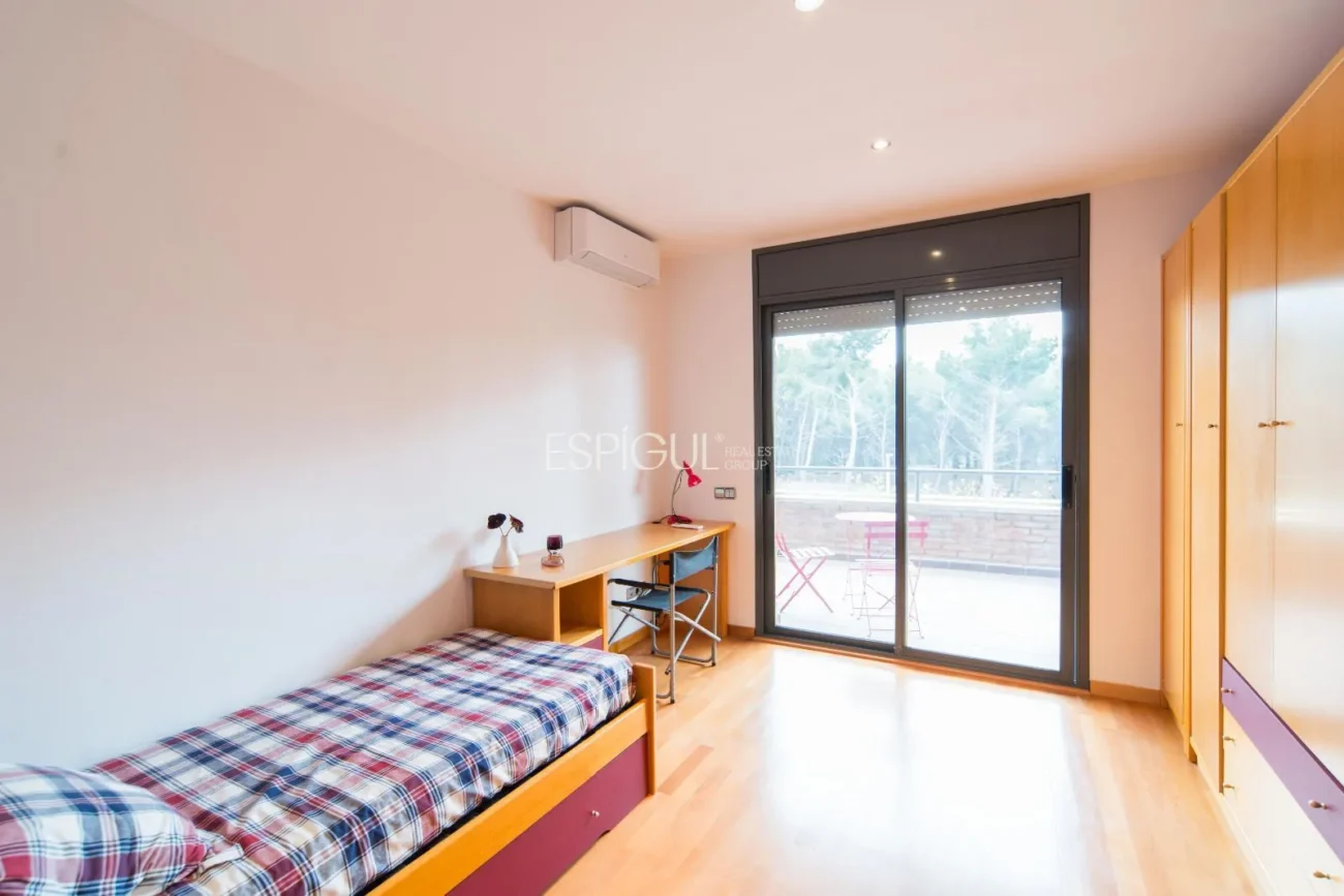 Amplia casa de 6 habitaciones con piscina en Sant Berger, Teià