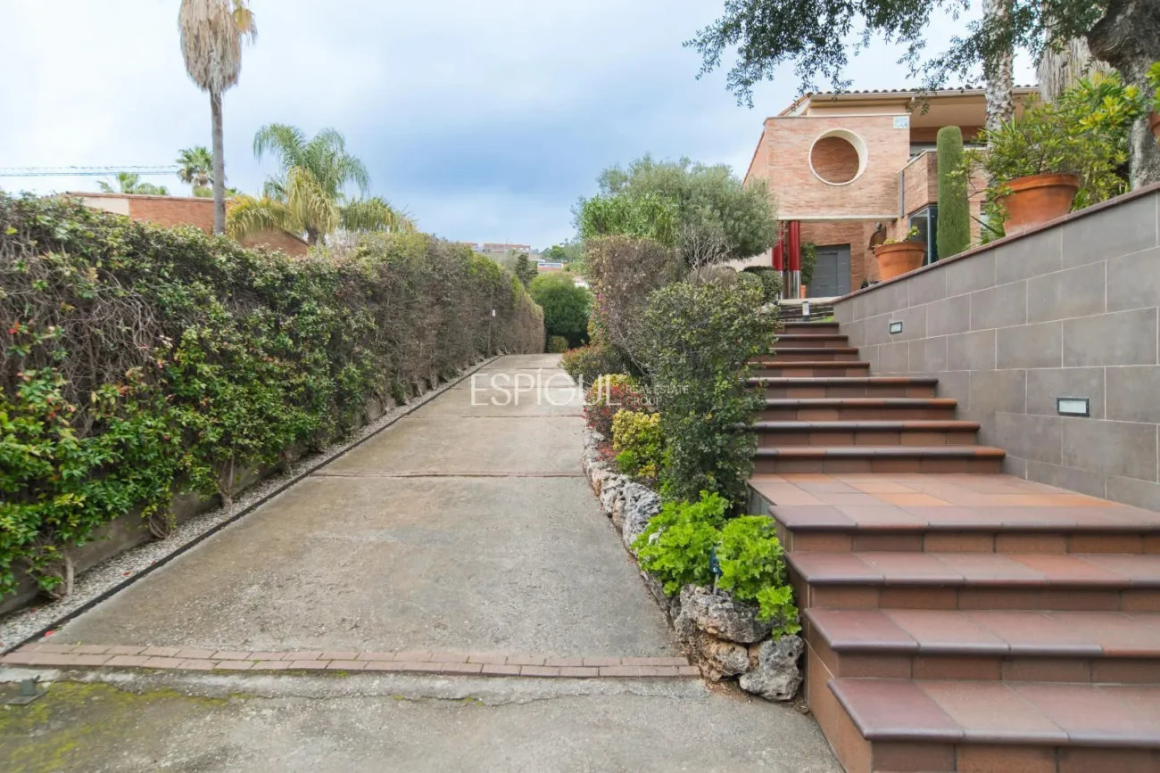 Amplia casa de 6 habitaciones con piscina en Sant Berger, Teià
