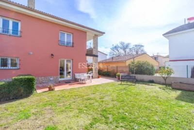 Amplia casa reformada de 6 habitaciones con jardín en Palafrugell