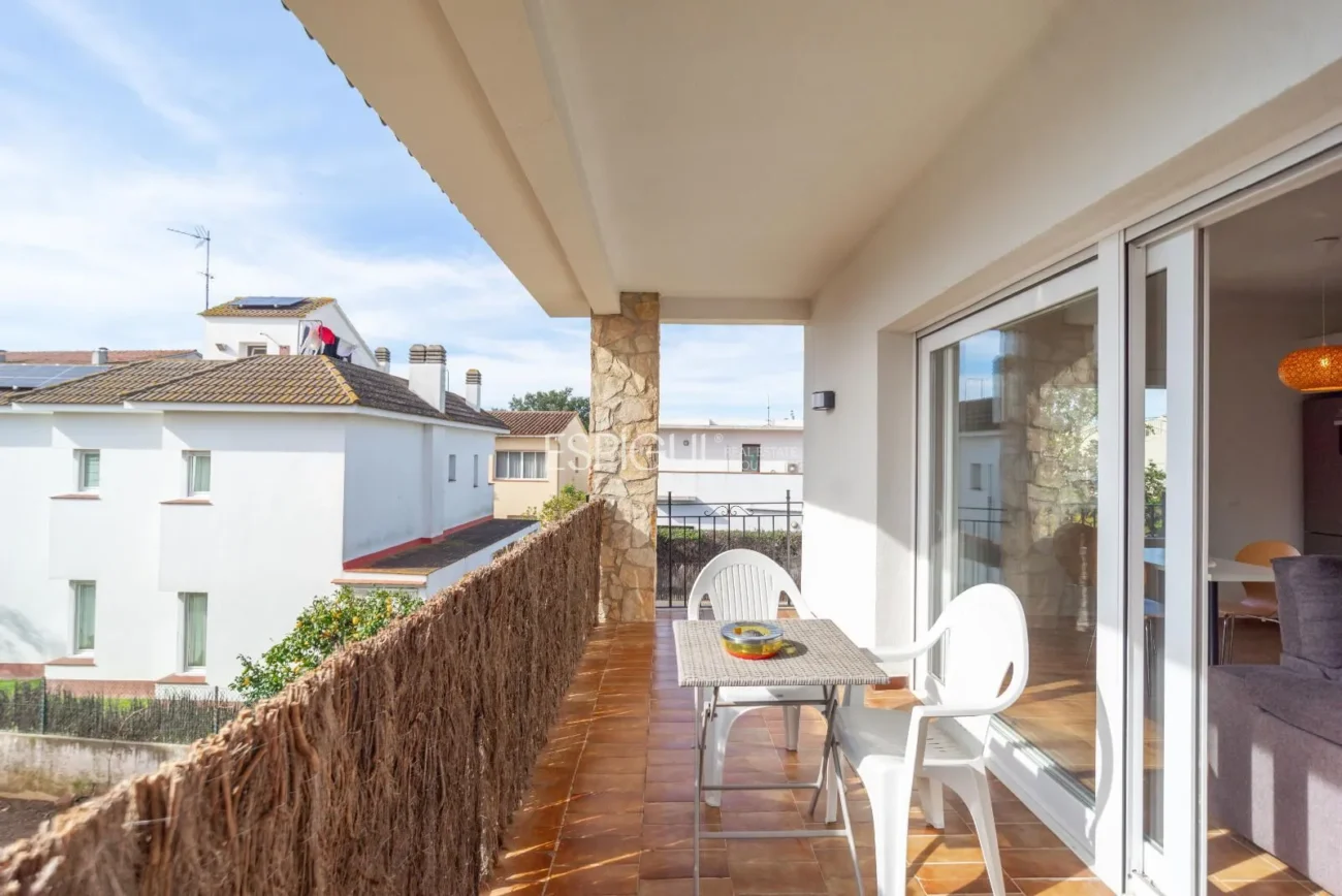 Amplia casa reformada de 6 habitaciones con jardín en Palafrugell