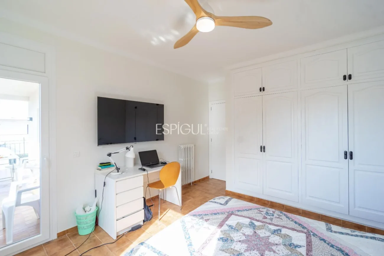 Amplia casa reformada de 6 habitaciones con jardín en Palafrugell