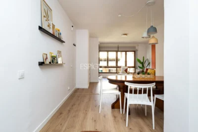 Amplio piso con terraza  a un paso de la estación AVE de Girona