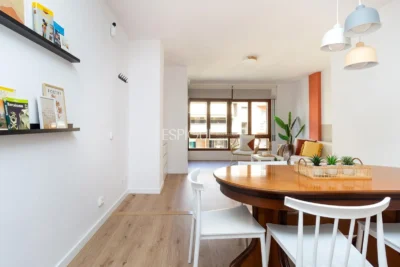 Amplio piso con terraza  a un paso de la estación AVE de Girona