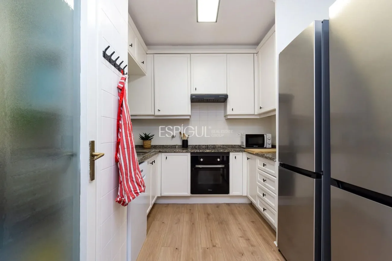 Amplio piso con terraza  a un paso de la estación AVE de Girona