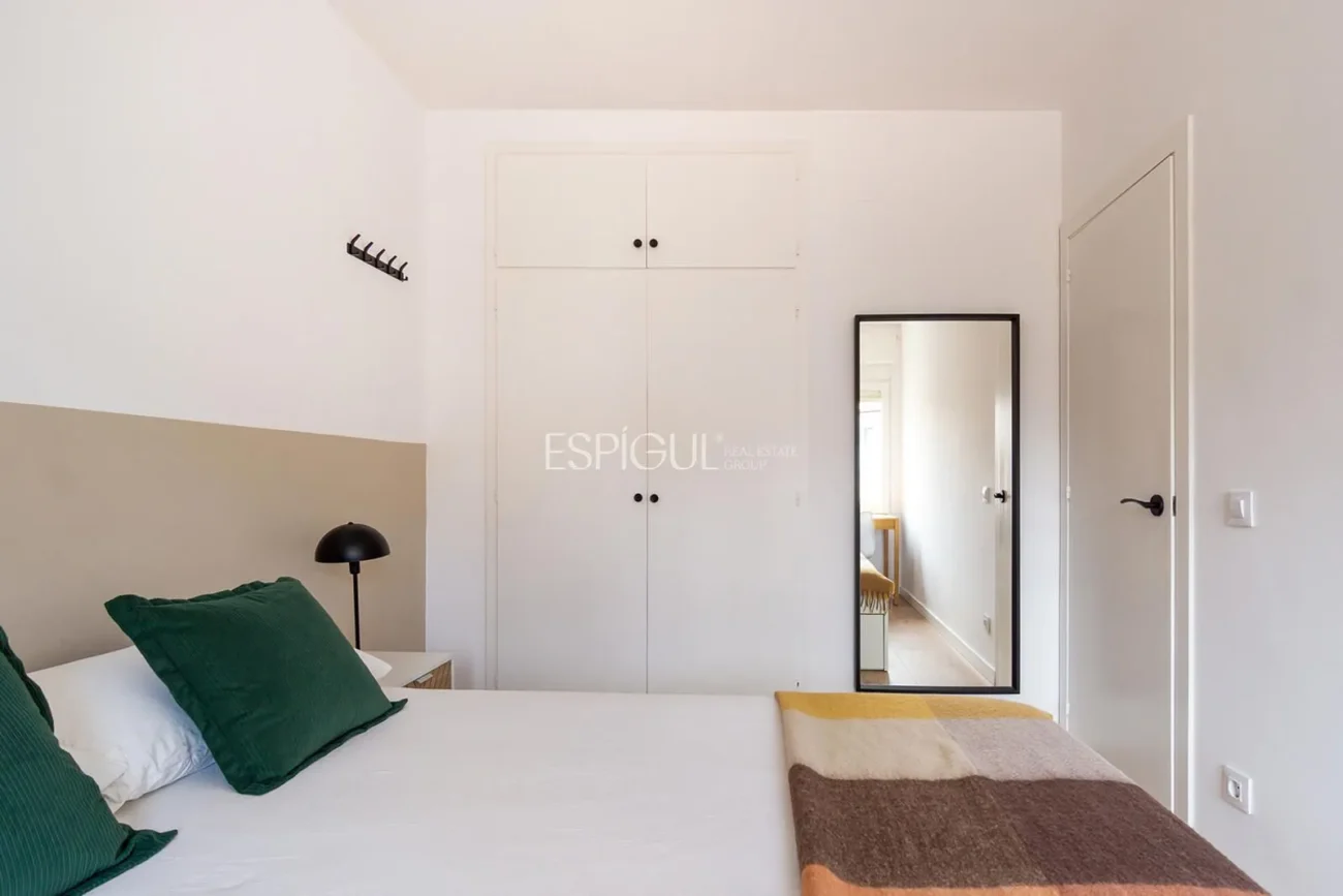 Amplio piso con terraza  a un paso de la estación AVE de Girona